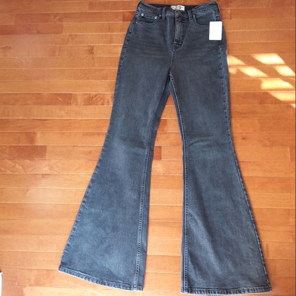 🆕️Free People High Rise Flare Black Jeans - Picture 6 of 8